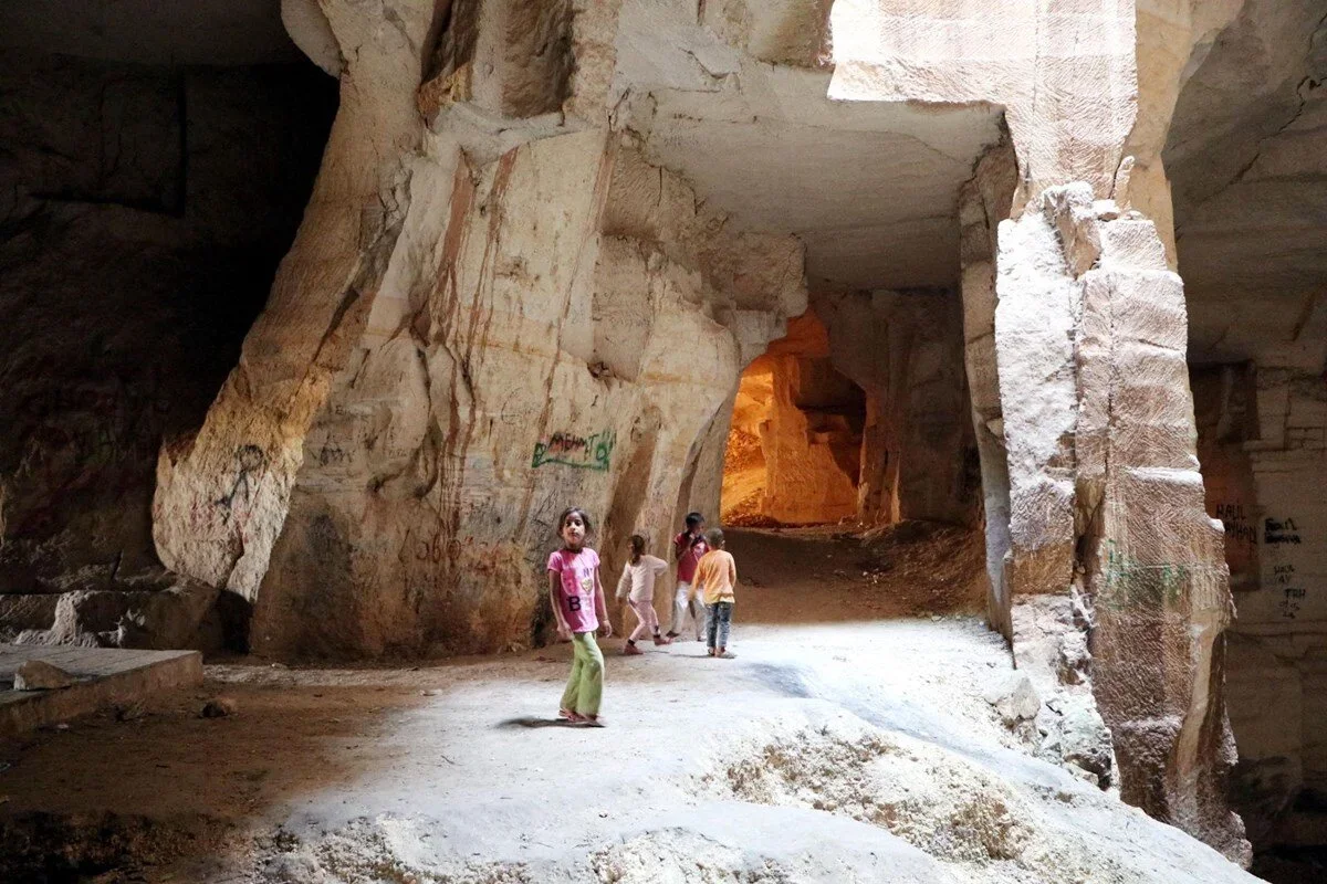 Bazda Mağaraları