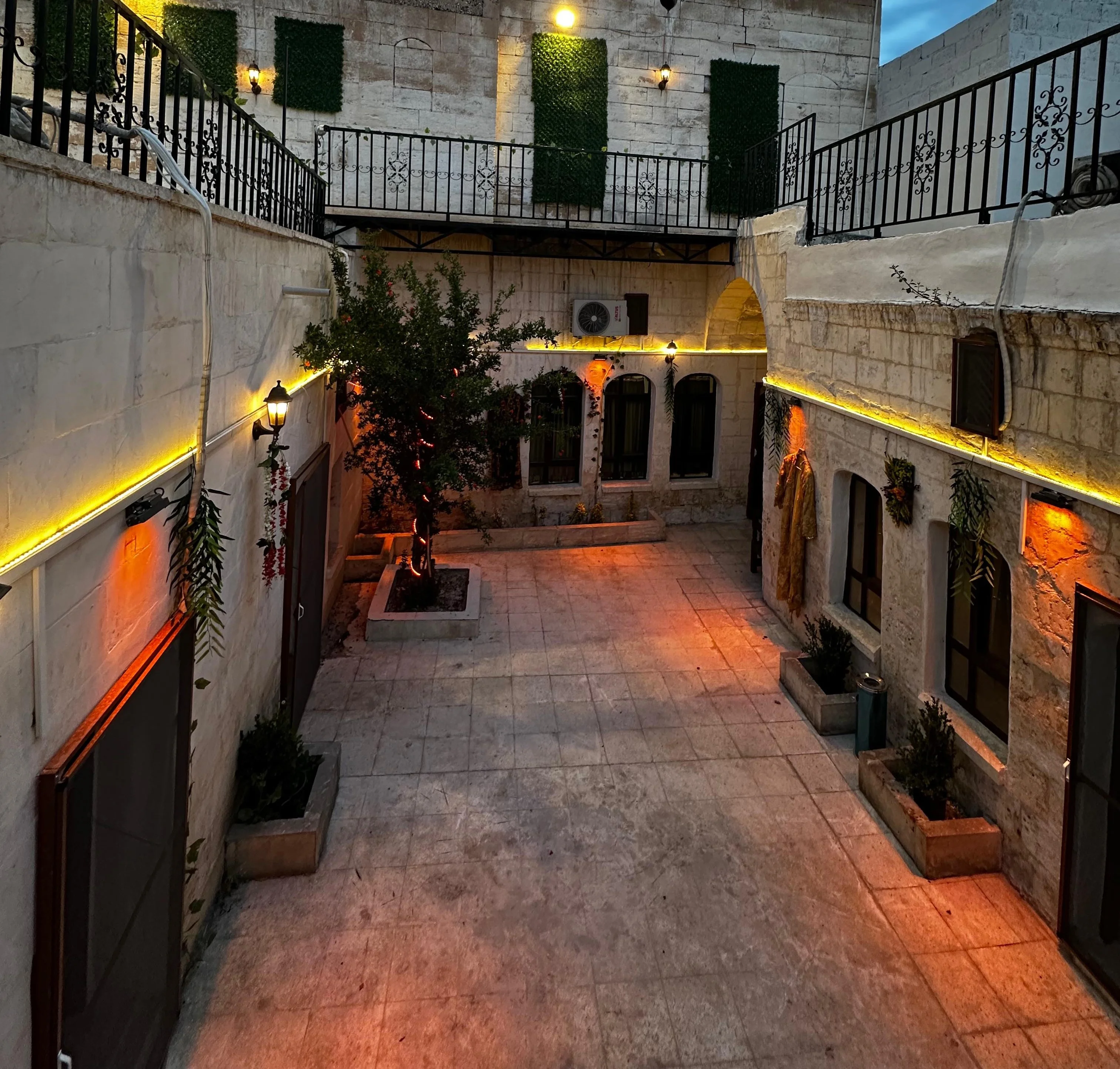 Tarihin Kalbinde Konforun Adı: Grand Konuk Evi